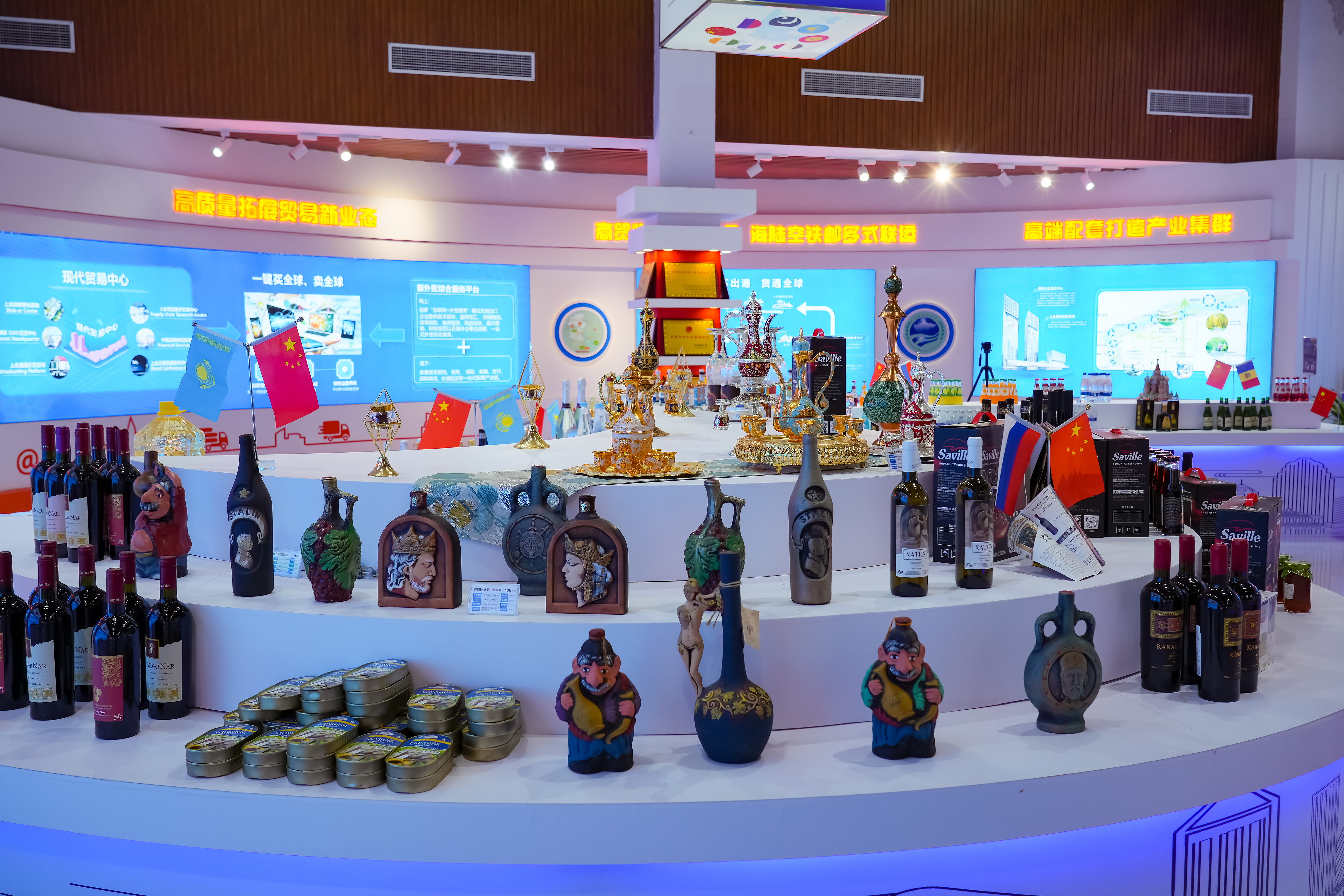 2022年10月19日，青島，上合示范區展出的上合國家特色商品。